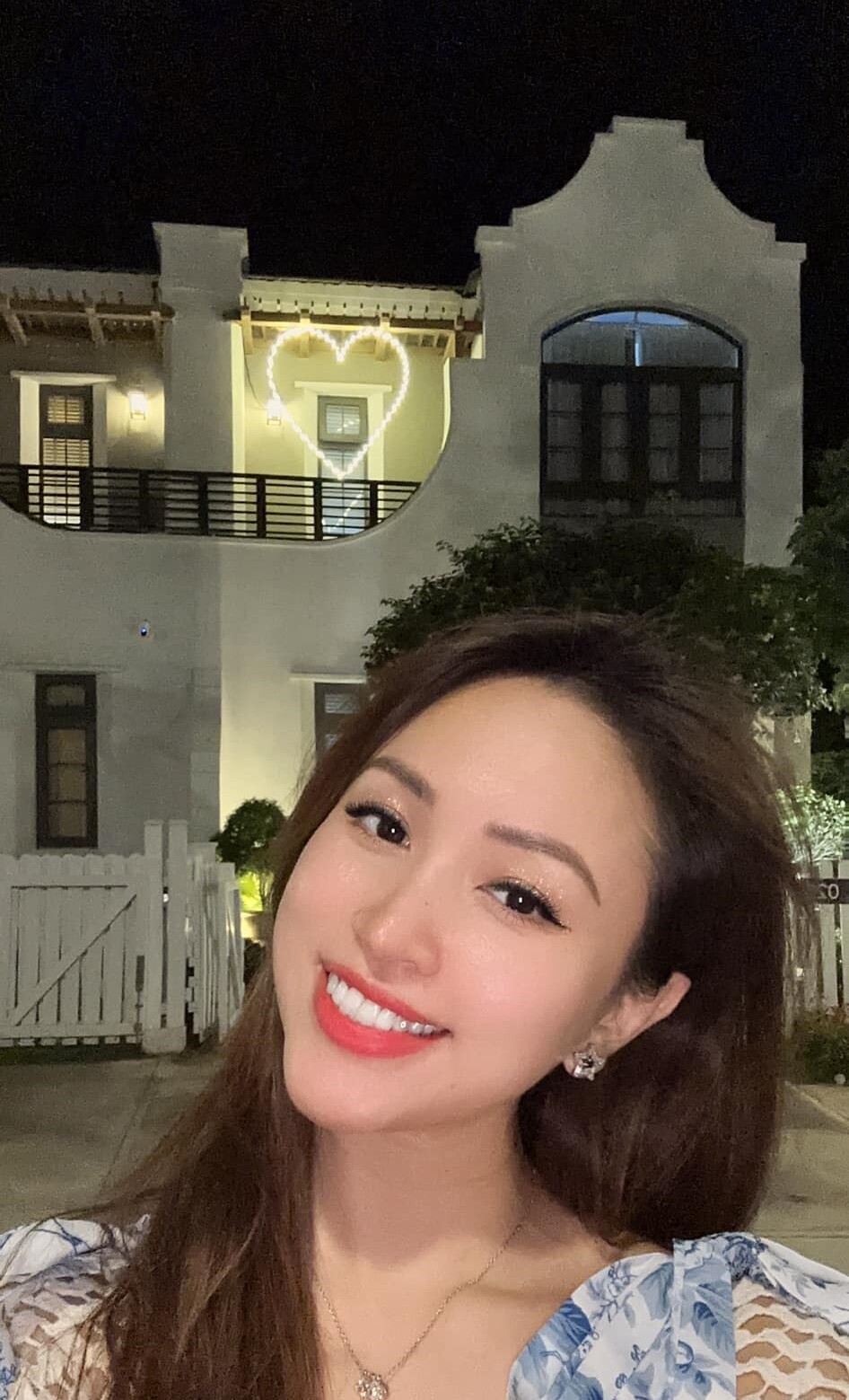 Giờ đây, nữ diễn viên sống rất tích cực, lạc quan.