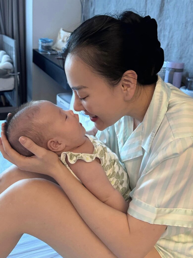 Phương Oanh biết cân bằng cuộc sống sau khi có chồng con.