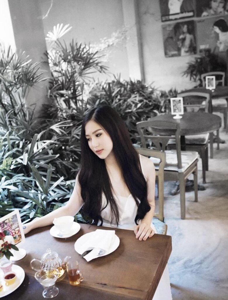 Hương Tràm từng bị bạo lực mạng.