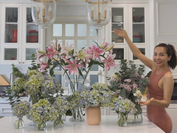 Vợ Hoàng Bách chỉ cách cắm hoa cẩm tú cầu nở to đẹp mà bền, đáp bình luận có tiền mới mua được hoa