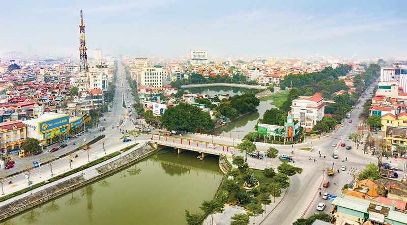 Cái tên tiếp theo đứng ở vị trí thứ 4 là TP Ninh Bình (Ninh Bình) với diện tích 48,36 km2. Nơi đây là trung tâm kinh tế, văn hóa, chính trị quan trọng của tỉnh Ninh Bình, có vị trí địa lý thuận lợi để phát triển thương mại và du lịch, hiện đang là đô thị loại II.