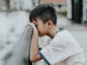 Tin tức - Chứng kiến cảnh cha đem 2 em đi cho, anh trai buồn bã nhưng mãi 47 năm sau mới tìm được em