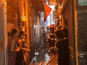 Tin tức - Cháy nhà trong ngõ nhỏ Lạc Long Quân, nhiều xe chữa cháy được huy động