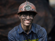 Tin tức - 10 ngành nghề lao động ở Việt Nam: Rạng rỡ nụ cười của công nhân vùng mỏ, giọt mồ hôi mặn chát ngoài khơi xa