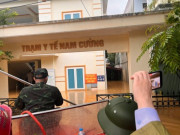 Sức khỏe - Nhiều trạm y tế ở TP Yên Bái ngập sâu, bị cô lập, mất điện nhưng y bác sĩ vẫn bám trực 24/24h