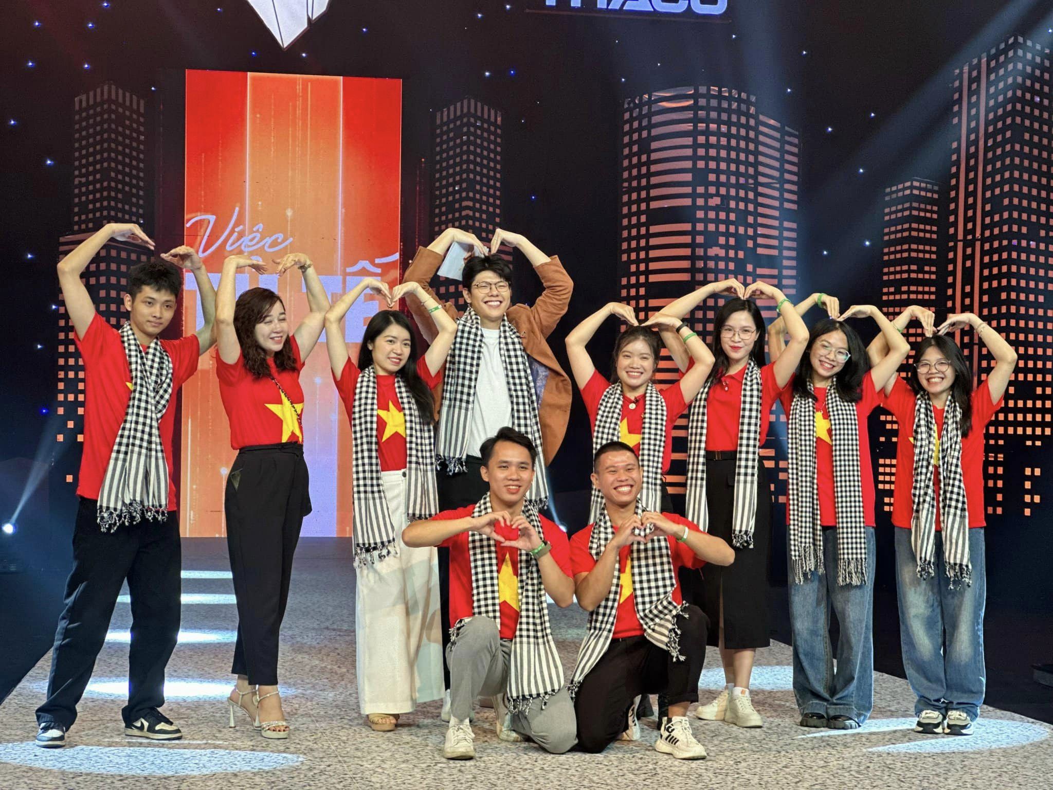 Hàng trăm cuộc ra quân với gần 30.000 bao rác thải, nhóm tình nguyện viên trẻ quyết tâm tô màu xanh Việt Nam - 6