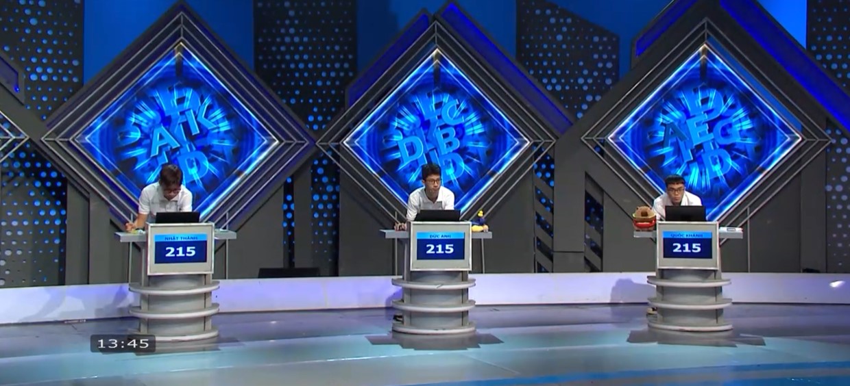 3 thí sinh đồng dẫn đầu bước vào phần thi câu hỏi phụ.