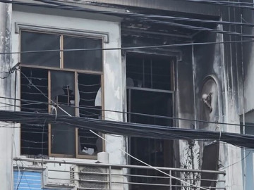 Tin tức 24h: Cháy nhà ở Tân Phú, dân huy động xe tải, thang dây giải cứu 4 người mắc kẹt