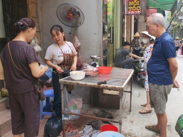 Hà Nội: Người dân vét sạch chợ, đổ xô đi mua thực phẩm tích trữ trước siêu bão