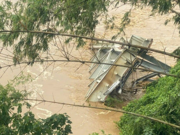 Vụ sập cầu Phong Châu: Đã cứu được 3 người