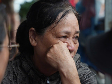 Cô gái 19 tuổi mất tích trong vụ sập cầu Phong Châu, người thân ngã quỵ