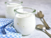 Sức khỏe - Nên uống sữa chua trước hay sau bữa ăn? Câu trả lời nhiều người sai nhưng thói quen khó bỏ 