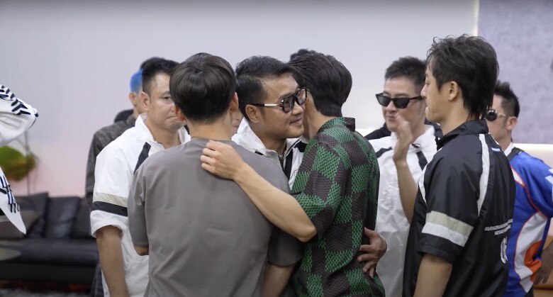 Danh thủ Hồng Sơn tạm chia tay chương trình.