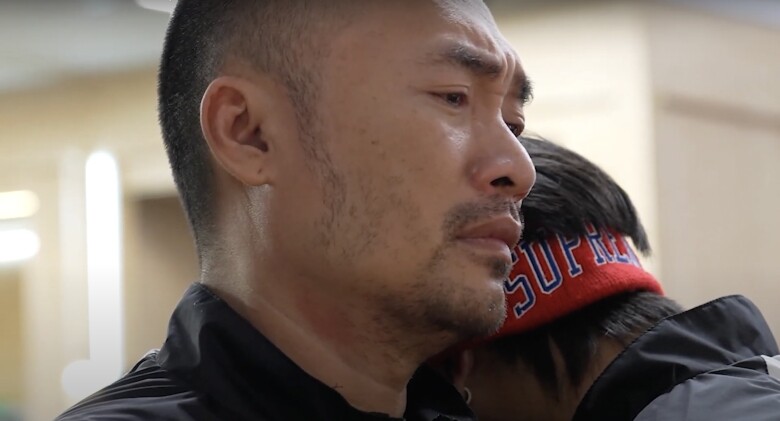 Tiến Luật xúc động khi phải tạm biệt đồng đội.