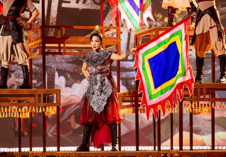 Diva mỹ linh bị chồng phản đối quay lại chị đẹp đạp gió 2024 thu phương được các con ủng hộ - 4