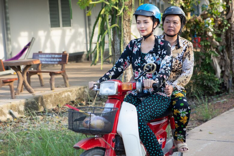 Hoa hậu ngọc châu đổi ảnh đại diện đen và thông báo ngừng hoạt động dàn sao việt chia buồn - 4