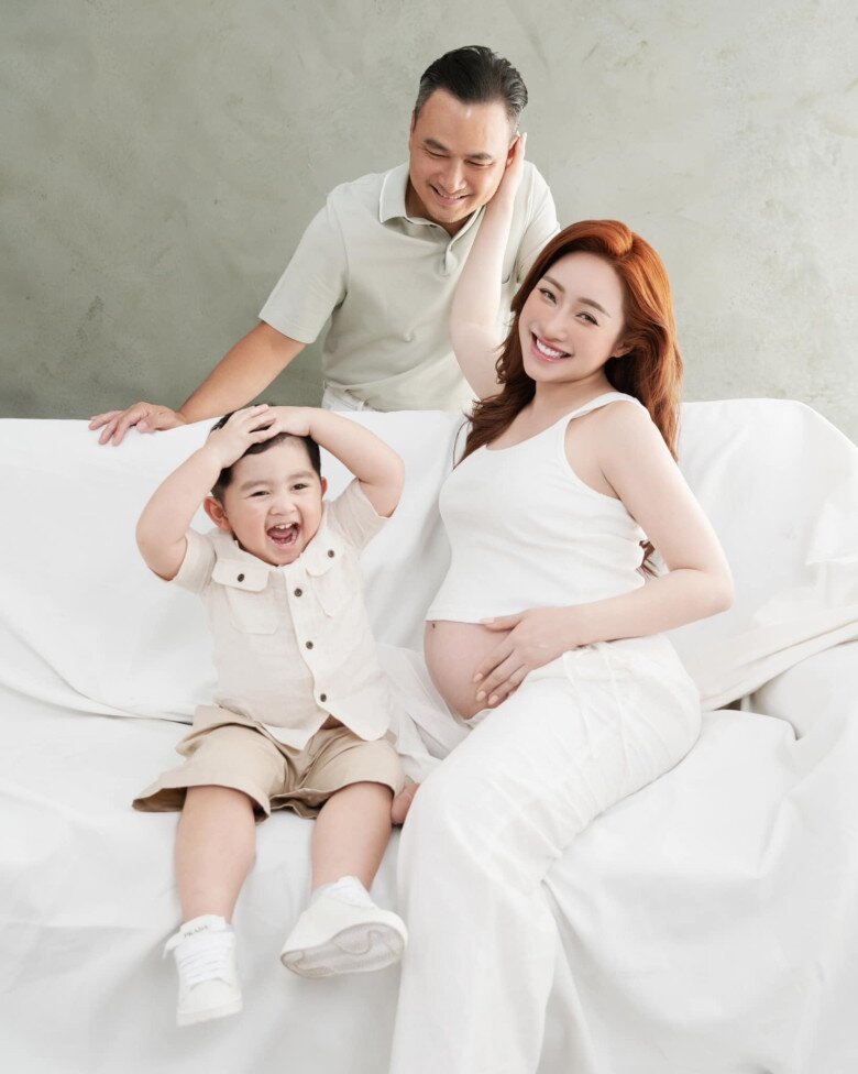 Lý thùy chang thông báo sắp vỡ chum lần 2 quý tử của chi bảo gặp ai cũng chào hỏi lễ phép - 4
