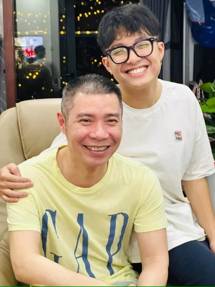 Mc thảo vân lo đạo diễn đập đầu vào tường trong lần đầu đóng phim của quý tử kể chuyện con ra oai khi phỏng vấn - 3