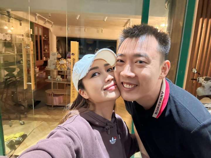 Ốc thanh vân vừa dọn sang nhà mới ở úc đã trốn đàn con thơ về việt nam đi hẹn hò với chồng doanh nhân - 1