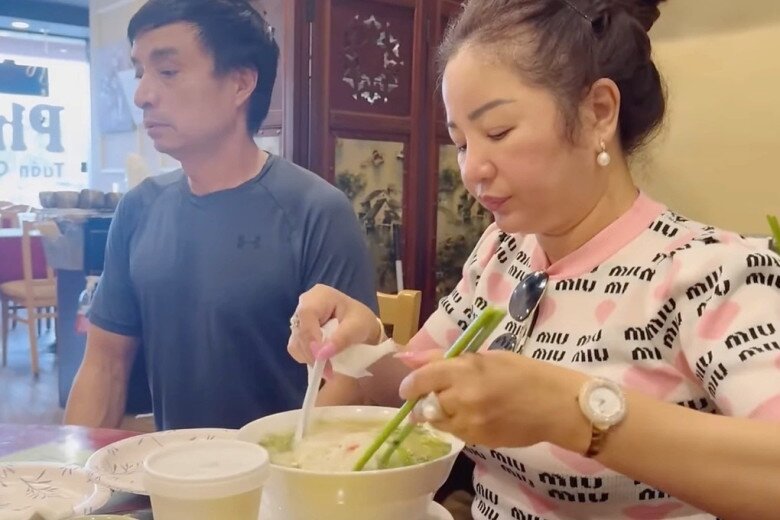 Bố ruột xuân mai bị đồn mở quán phở chửi ở mỹ tiết lộ khả năng đặc biệt để kiếm gần 200 triệu mỗi tháng - 1