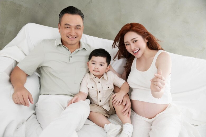 Sao việt chụp ảnh bầu cùng con vân trang vật lộn với 3 con gái quý tử nhà chi bảo diễn sâu chuẩn con nhà nòi - 8