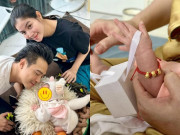 Giải trí - Sao Việt 24h: Con gái Kha Ly nhận "ê hề" vàng từ bé, được tiết lộ giống bố ở 2 điểm đặc biệt