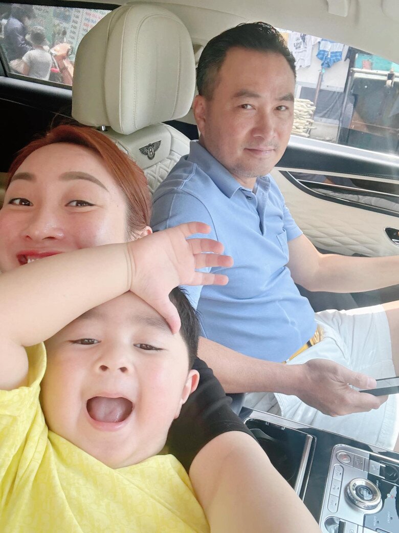 Quý tử của chi bảo đi học về khoanh tay chào ba thiếu gia sống trong nhung lụa được mẹ dạy dỗ cực nghiêm - 3