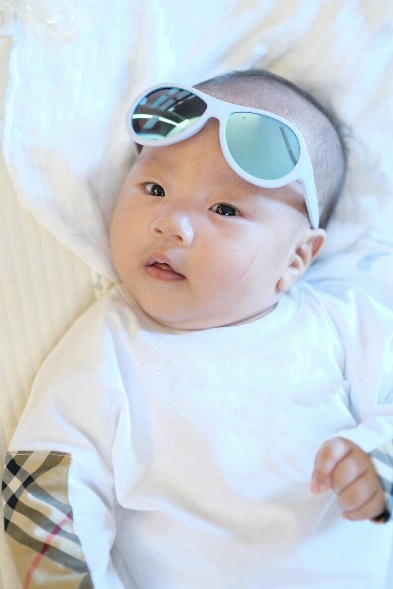 Sao việt 24h phương oanh khoe con trai với shark bình lột xác so với lúc mới sinh bố bỉm chăm bế con cho vợ - 3