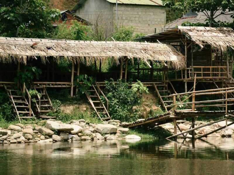 Nằm cách trung tâm thành phố Huế khoảng 70km, thuộc tỉnh Thừa Thiên Huế, A Lưới là huyện miền núi trong khu vực của dãy Trường Sơn Bắc, nằm ở độ cao 600 - 800m so với mực nước biển. (Ảnh: HelloPine)