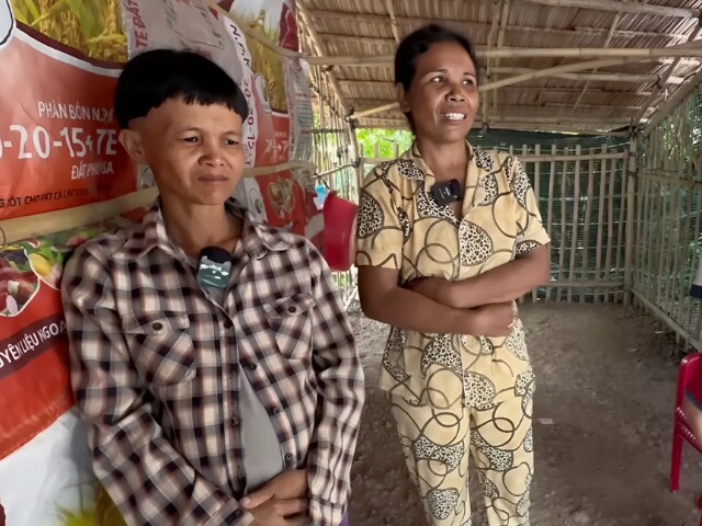 Tuy mẹ chồng với nàng dâu đã cán mốc U60 nhưng cả hai vui vẻ nói chuyện, thường xuyên tâm sự và giúp đỡ lẫn nhau. 