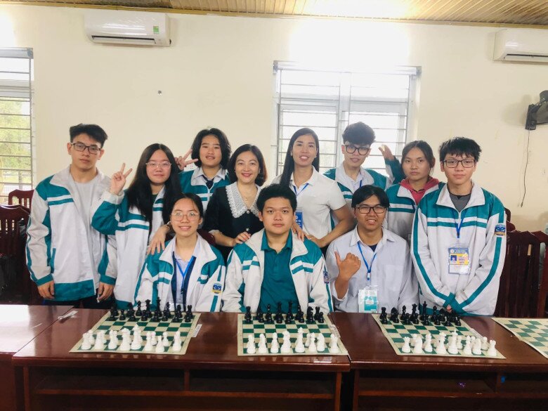 Không chỉ có thành tích tốt trong học tập, học sinh của ngôi trường danh giá này còn hoạt động mạnh ở lĩnh vực thể thao.