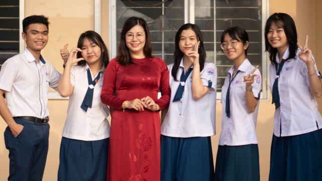 Nhờ sự nỗ lực và cố gắng không ngừng của thầy và trò trường THPT Chuyên Nguyễn Bỉnh Khiêm, đã tạo tiền đề giúp học sinh đạt huy chương trong các kỳ thi Olympic, học sinh giỏi, giải toán bằng máy tính Casio…