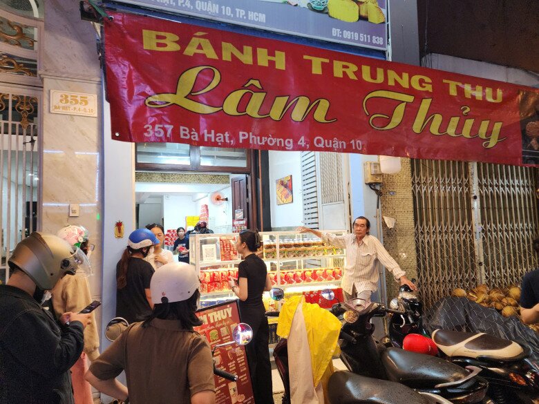 Năm nay, các vị bánh trung thu mới xuất hiện trên thị trường như bánh trung thu Mochi, bánh trung thu vị trân châu đường đen, vị sữa chua... thu hút khách hàng.