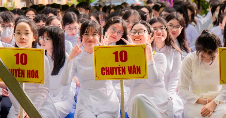 Ngôi trường này được nhiều phụ huynh, học sinh tin tưởng và đăng ký nguyện vọng. Vì thế, hằng năm THPT Nguyễn Thượng Hiền luôn nằm trong top trường có tỉ lệ chọi cao của thành phố.
