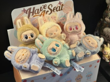 Cơn sốt Labubu: Giới trẻ xếp hàng dài xuyên đêm, không tiếc tiền triệu để sở hữu