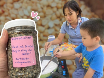 Ấm lòng hình ảnh từ người lớn đến trẻ nhỏ cùng nhau vào bếp, ngày đêm tiếp sức cho bà con vùng lũ ở miền Bắc