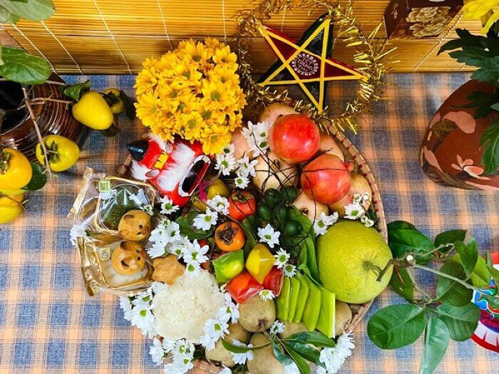 Trên mâm ngũ quả Tết Trung thu luôn có quả hồng, nhưng khi sử dụng cần lưu ý không dùng chung với nước trà. Ảnh minh họa.