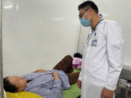 Người phụ nữ không lăng nhăng nhưng bị đồn mắc HIV vì mặt “nở hoa” toe toét, nguyên nhân khiến nhiều người bất ngờ