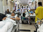 Sức khỏe - Nhiều người nhập viện cấp cứu do ngã ở độ cao 2 - 4m khi sửa nhà, dọn dẹp cây đổ sau bão số 3