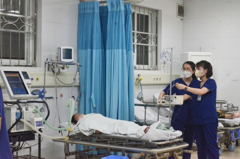 Nhiều người nhập viện vì ngộ độc khí CO do máy phát điện, trong đó có 2 trường hợp nguy kịch.