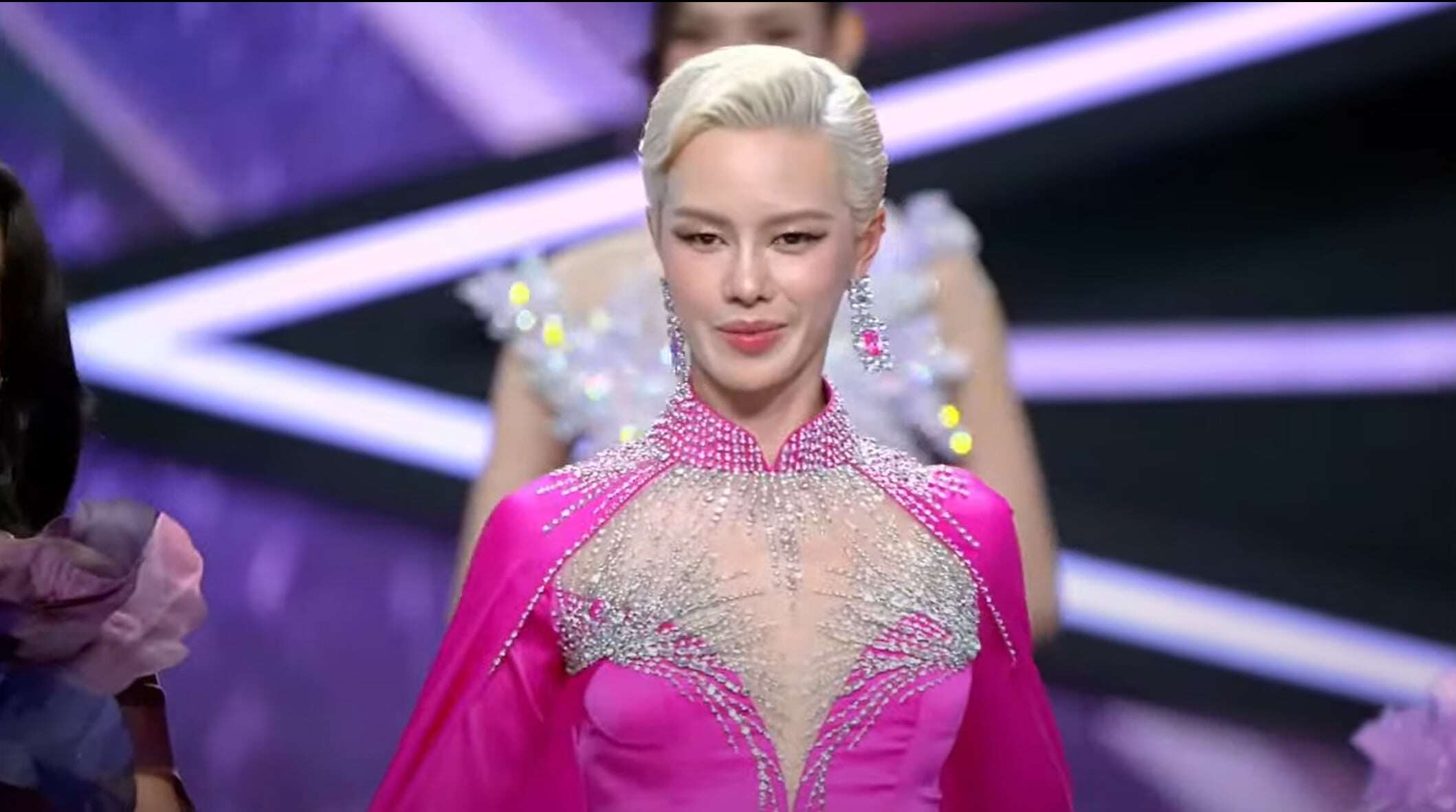 Trực tiếp đêm chung kết Miss Universe Việt Nam 2024: Top 10 trình diễn dạ hội - 23