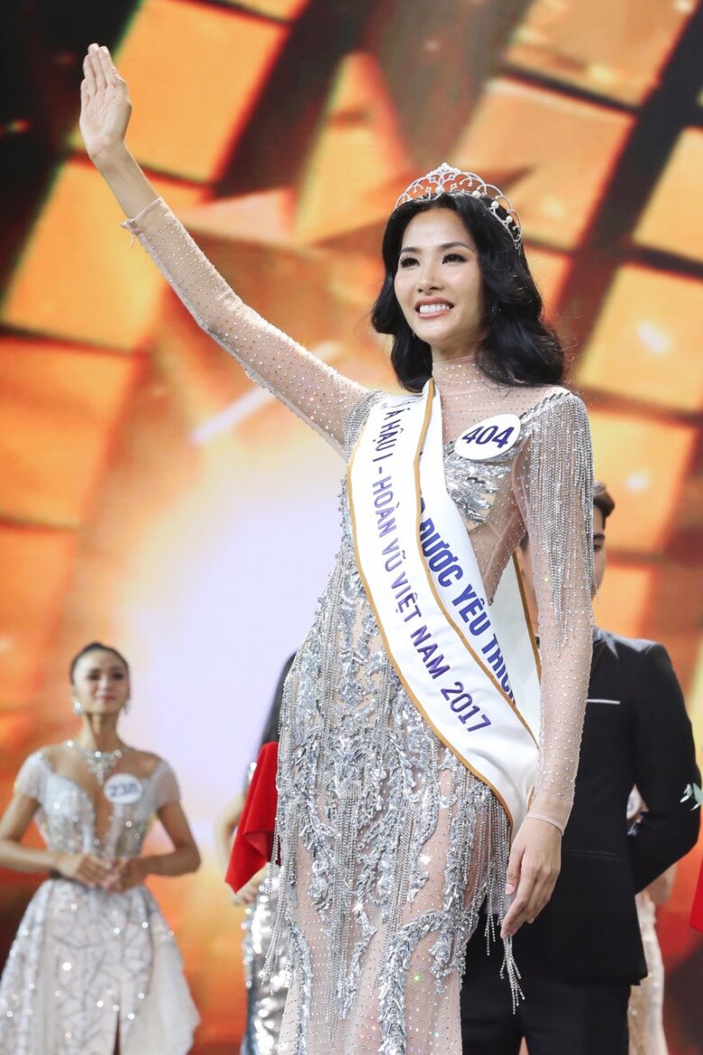 Hoàng Thùy đạt danh vị Á hậu 1 tại Hoa hậu hoàn vũ Việt Nam - Miss Universe Vietnam 2017 trước HHen Niê. 