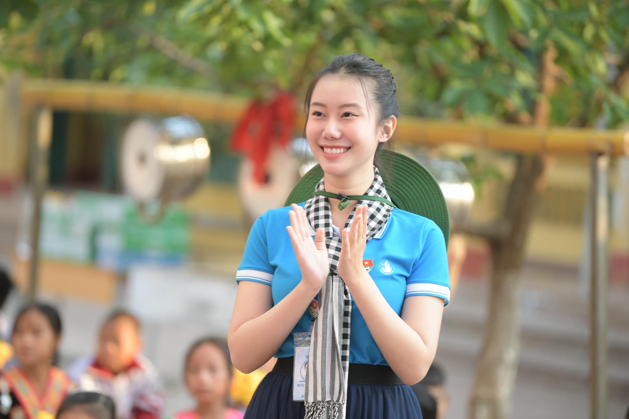 Không chỉ tài năng, xinh đẹp Hà Phương cũng tích cực tham gia nhiều hoạt động xã hội.