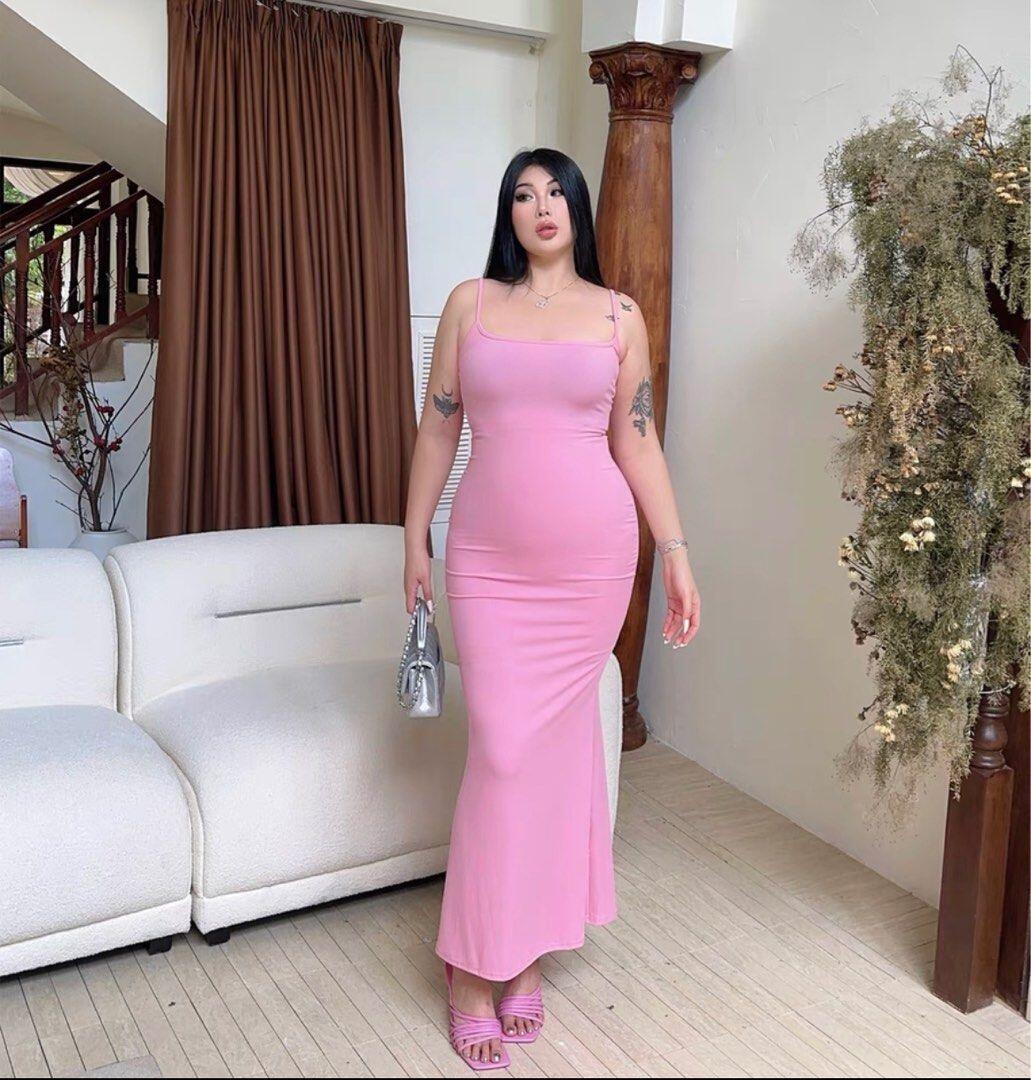 Những chiếc váy bodycon đã phủ sóng tủ đồ của phái đẹp từ Âu đến Á bất kể độ tuổi, vóc dáng hay kích cỡ. 