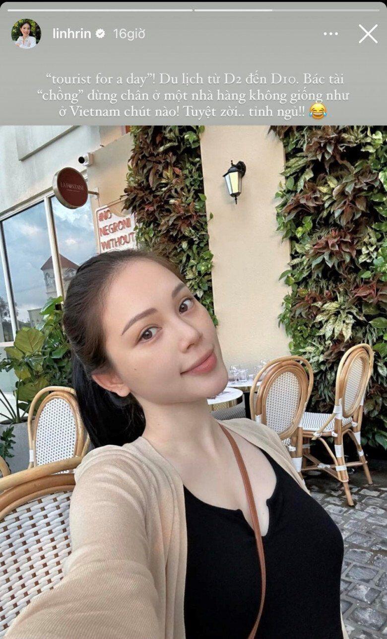 Không cần những lớp trang điểm dày đặc, Linh Rin vẫn nổi bần bật khi chỉ thoa một chút son nhẹ nhàng. Chính đường nét hài hòa cân đối cùng nước da sáng mịn chính là chìa khóa để nàng cựu hot girl tự tin khoe mặt mộc.