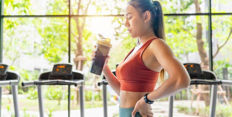 Việc tập luyện khi đói giúp đốt cháy mỡ thừa tốt hơn tập luyện khi no. 