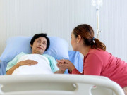 Yêu - Mẹ chồng ốm cả nhà yêu cầu tôi nghỉ việc chăm bà nhưng tôi biết ơn vì điều đó