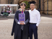 Giải trí - Con trai riêng của Chi Bảo đỗ thạc sĩ trường top đầu thế giới tại Anh, ngoại hình điển trai hưởng trọn từ bố