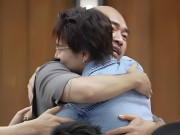 Giải trí - 2 "Anh trai chông gai" bất hòa trong suốt 8 năm: Một người bị ép rời show, người kia thay thế