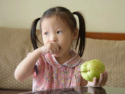 Sức khỏe - Loại quả chợ Việt luôn có sẵn, vitamin C gấp 4 lần cam, trẻ ăn mùa tựu trường tăng cường hệ miễn dịch, lại bổ não